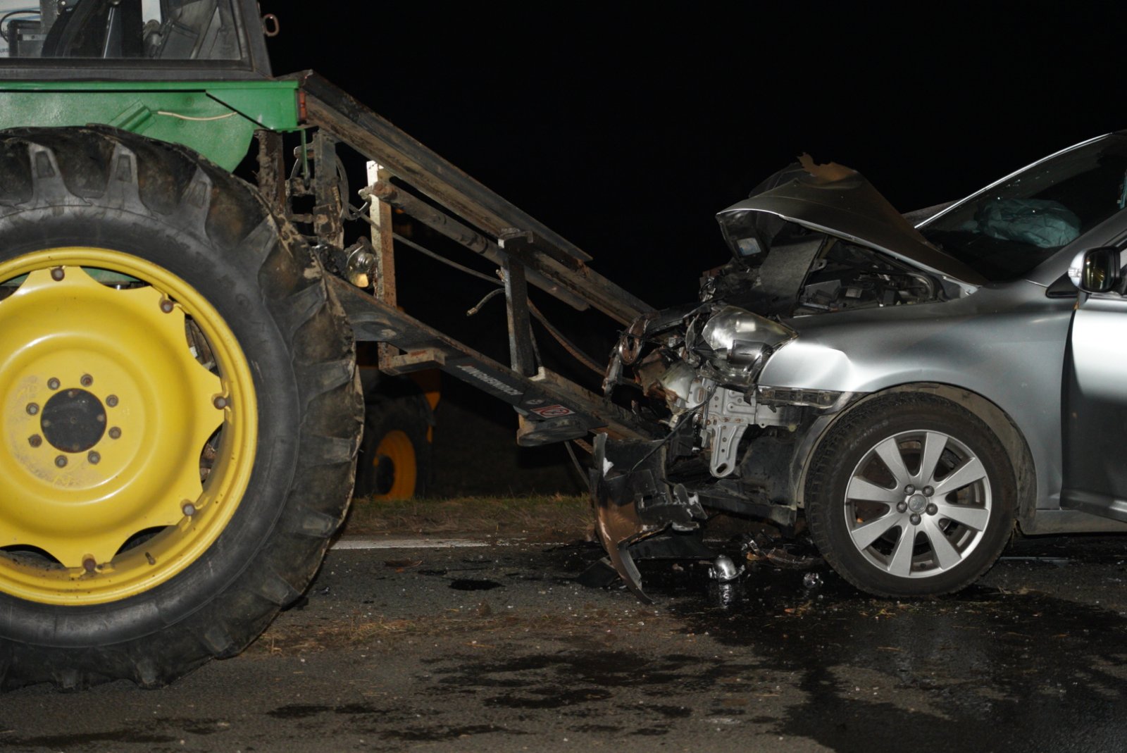 Sudar Osobnog Automobila I Traktora Mnovine Hr